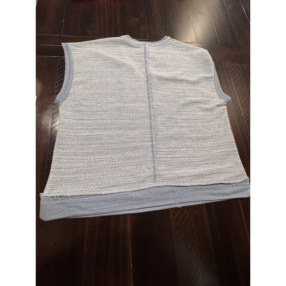 Flag & Anthem Womens Sleeveless V-Neck Knit Top Light Blue Raw Hem NWT Medium - Picture 2 of 5
